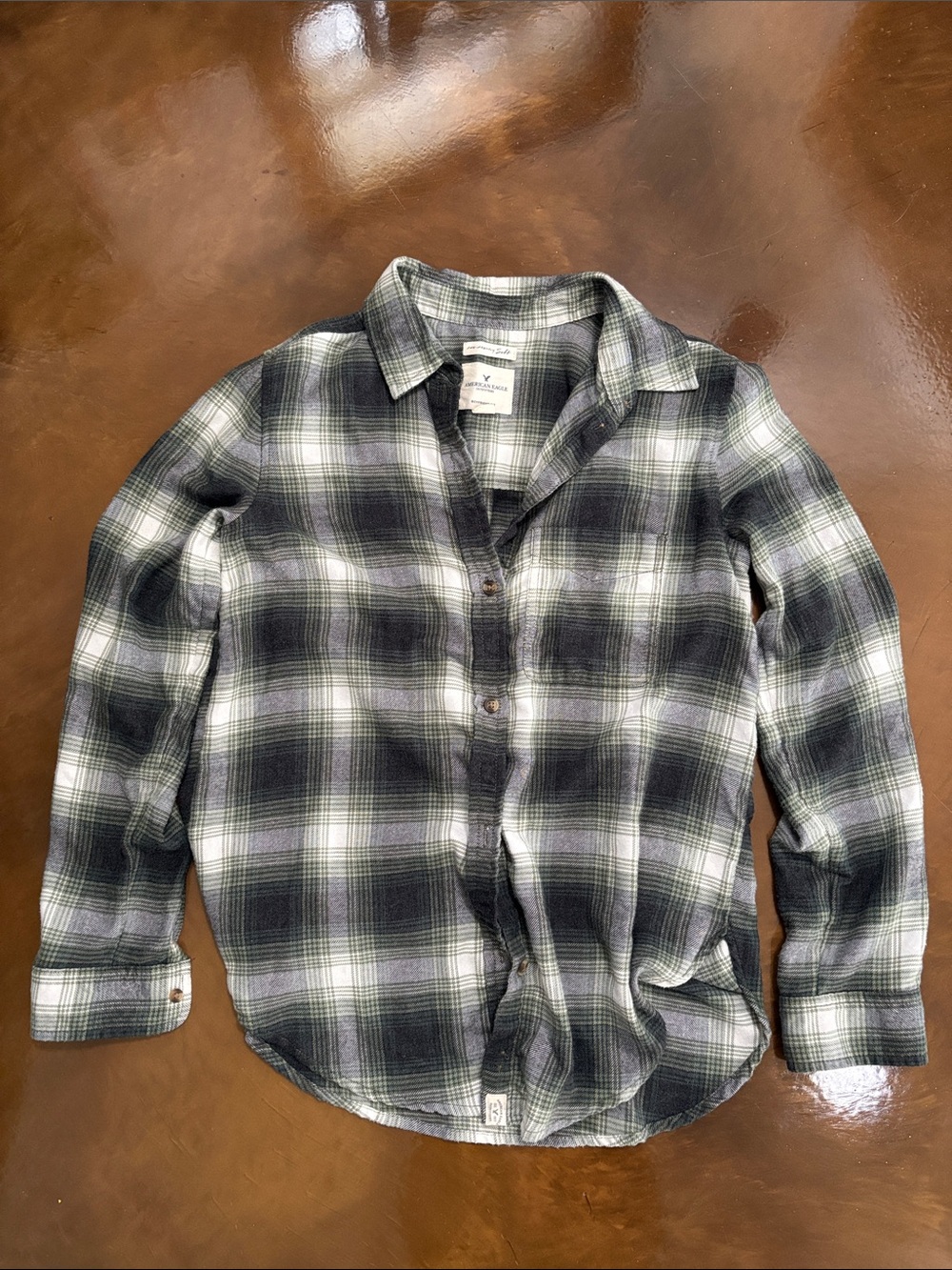 American Eagle Green Plaid Button-Down Shirt